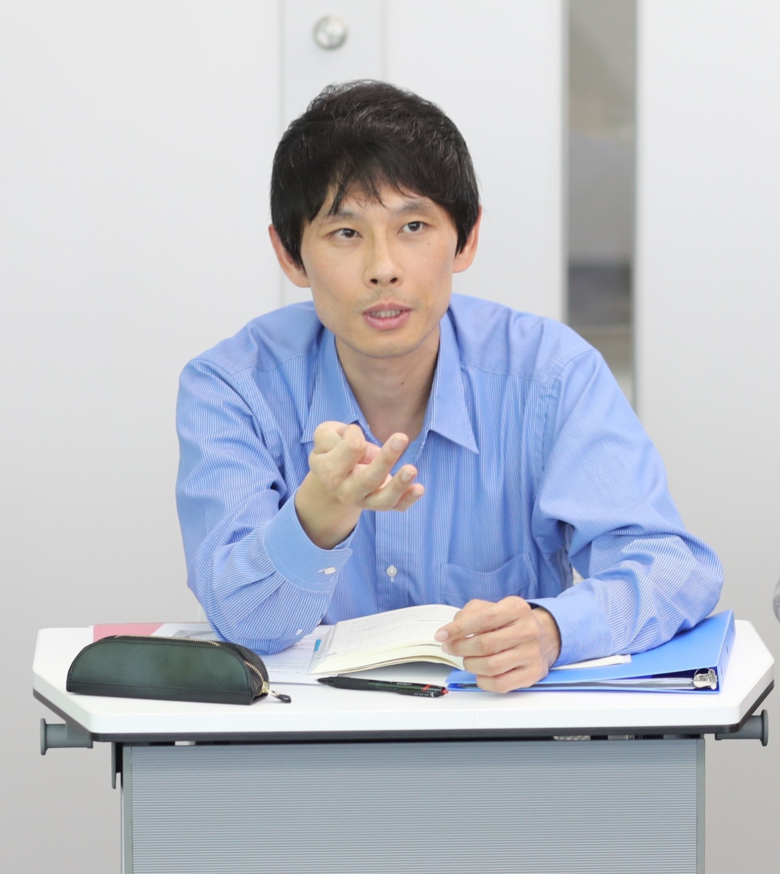 近藤万峰（こんどう かずみね）教授